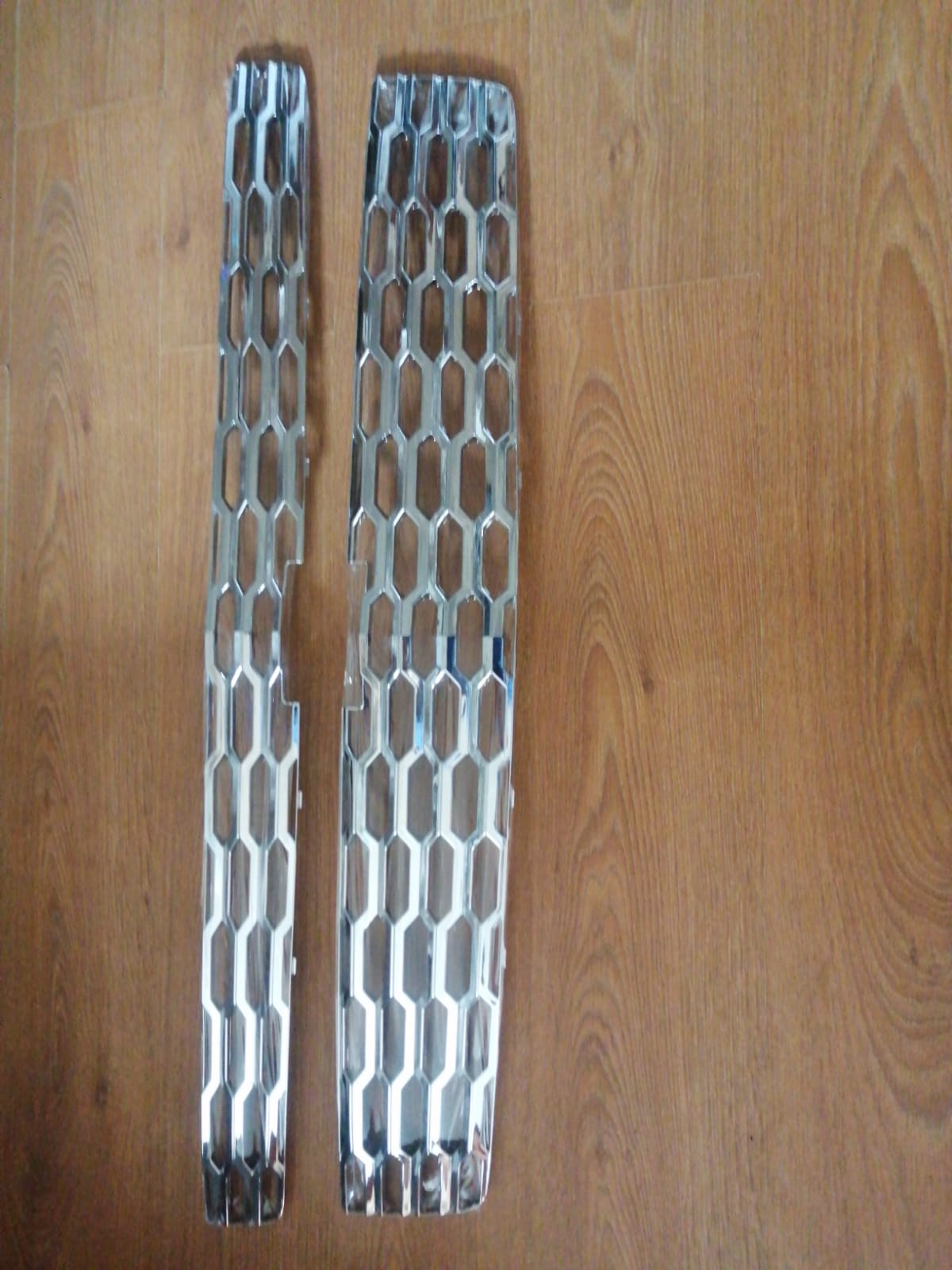 Хромированная вставка в решётку радиатора, 2шт. 