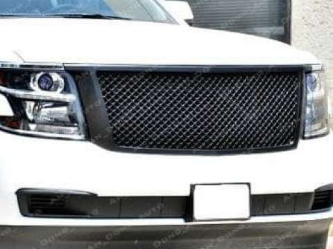 черная решетка радиатора на шевроле тахо